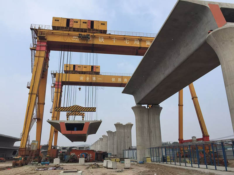 400吨提梁机用于高铁架桥建设